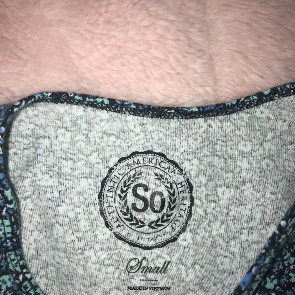 Crop top - Picture 2 of 2